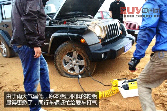 騰格里沙漠體驗牧馬人Rubicon